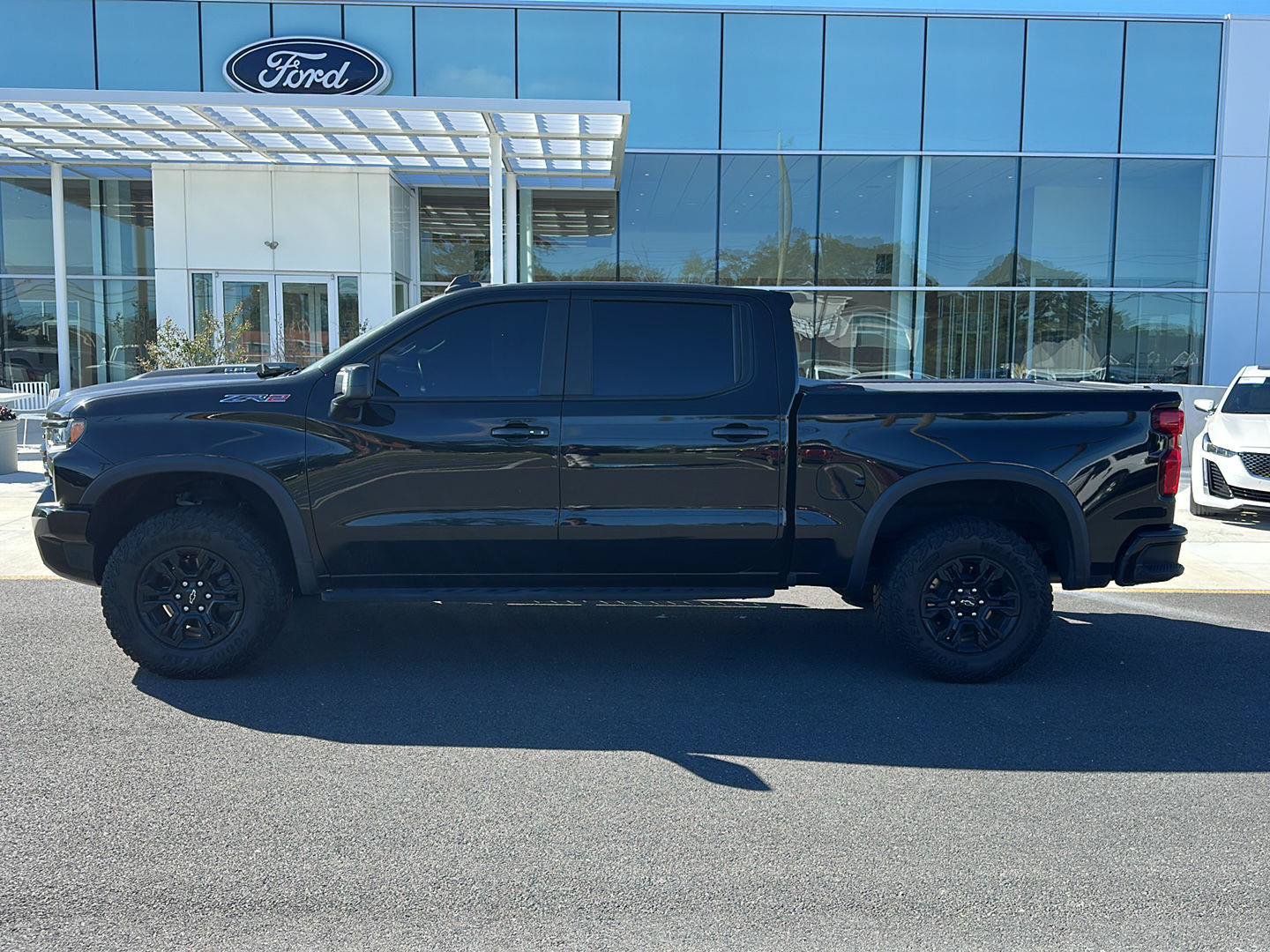 Used 2023 Chevrolet Silverado 1500 ZR2 w/ Technology Package AWD/4WD image 8