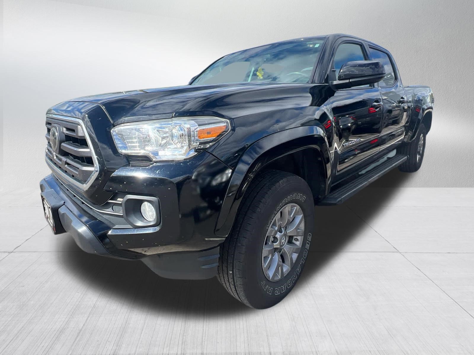 Used 2019 Toyota Tacoma SR5 AWD/4WD image 4