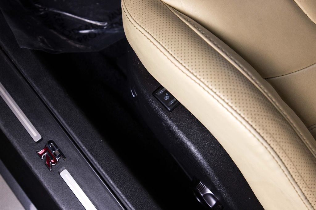 Used 2018 Nissan GT-R Premium AWD/4WD image 10