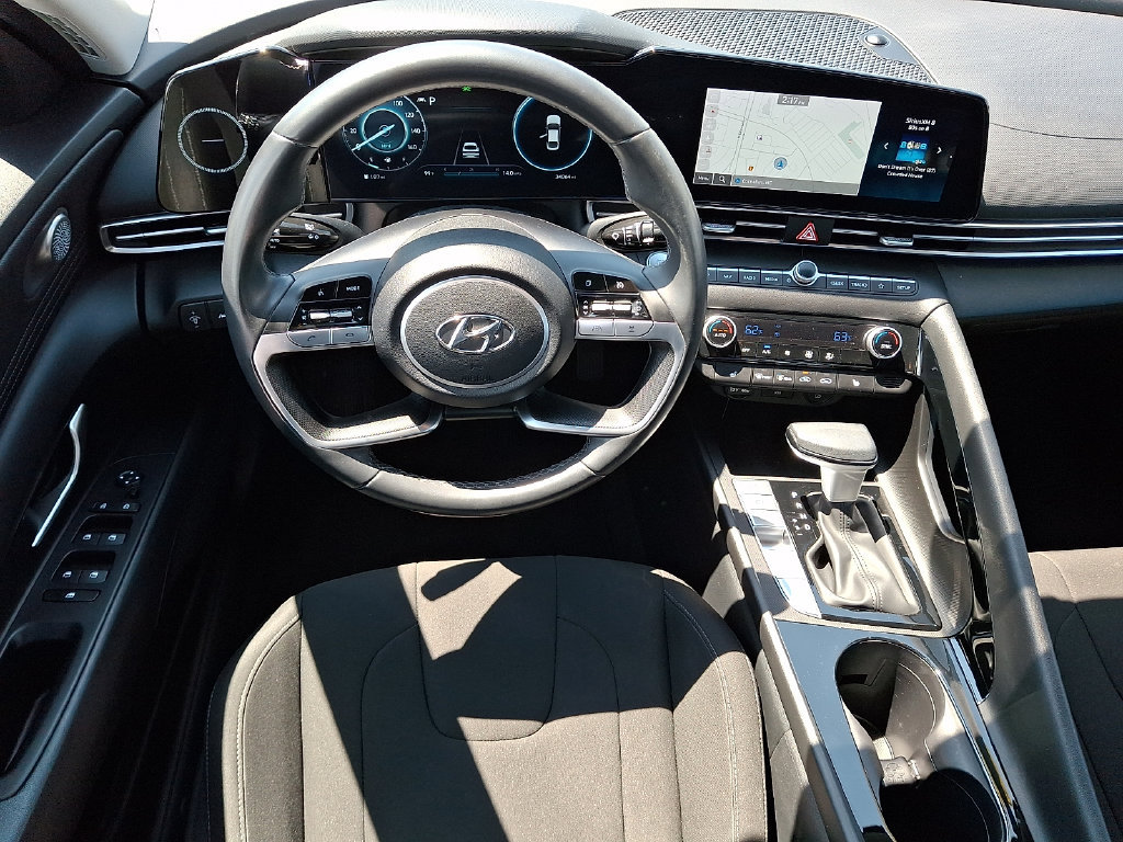 Used 2023 Hyundai Elantra SEL w/ Convenience Package FWD image 11
