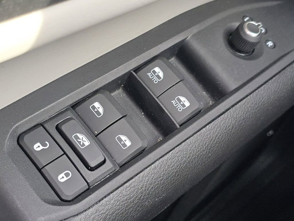 Used 2022 Jeep Compass Limited image 25