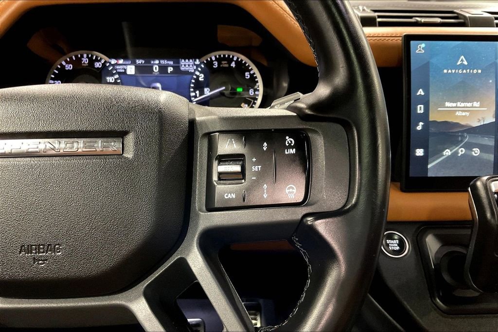 Used 2023 Land Rover Defender 130 X-Dynamic SE image 12