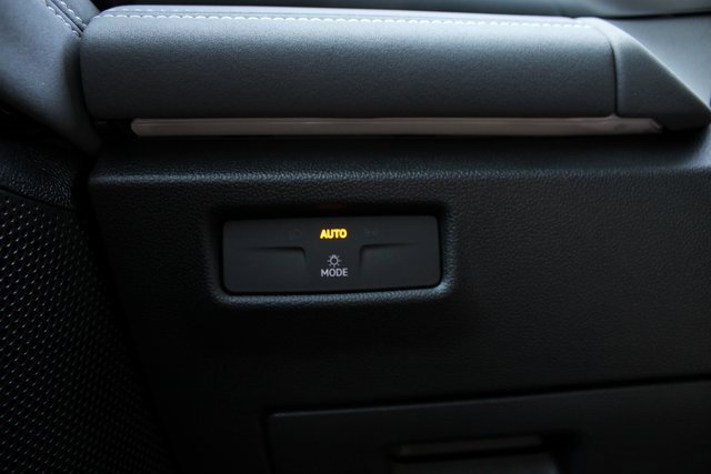 New 2025 Volkswagen Tiguan SE R-Line image 15