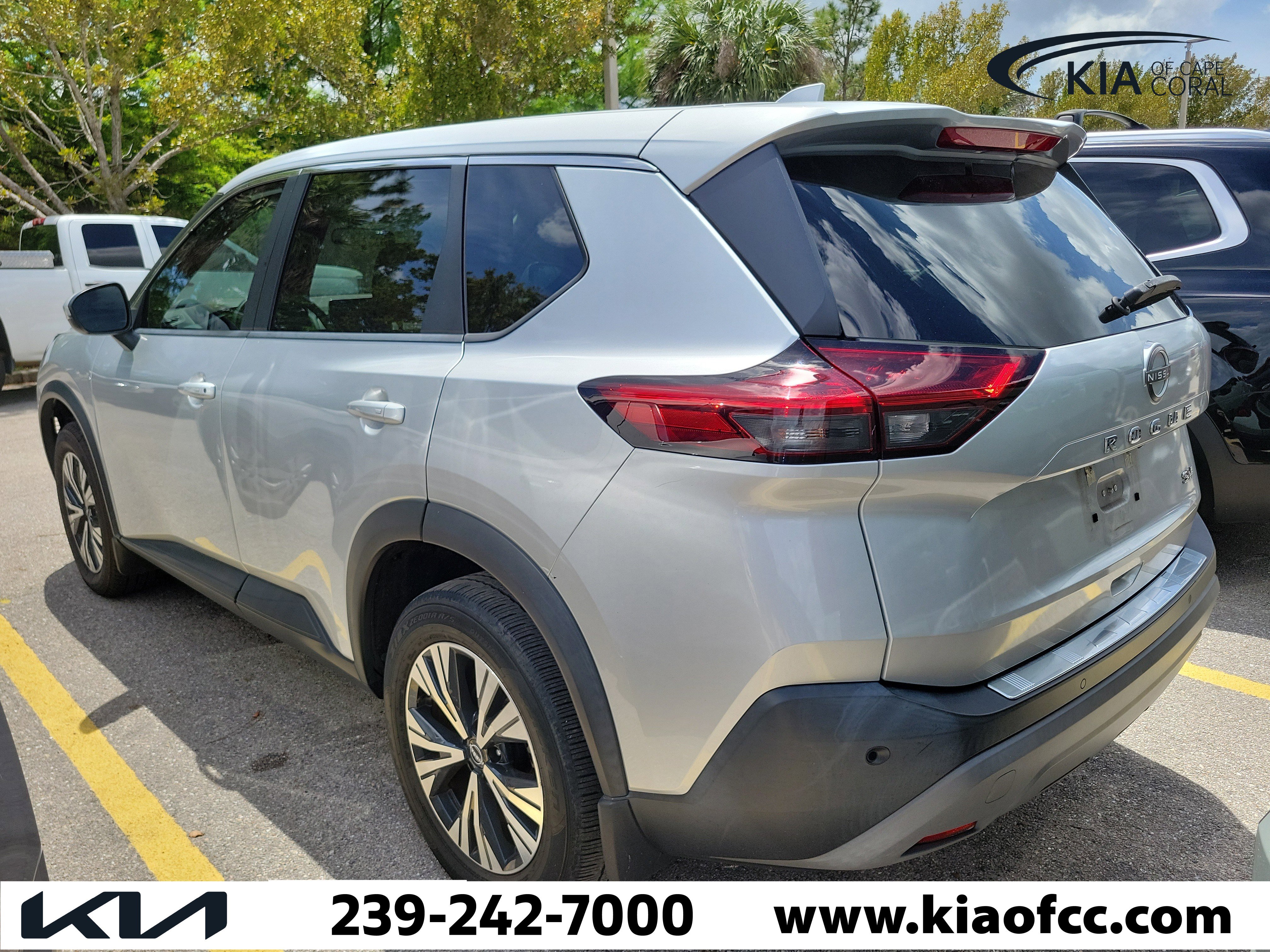Used 2022 Nissan Rogue SV image 7