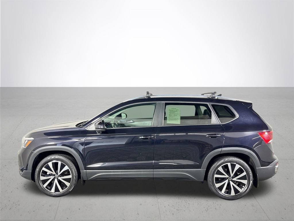 Used 2022 Volkswagen Taos SE w/ Panoramic Sunroof Package AWD/4WD image 9