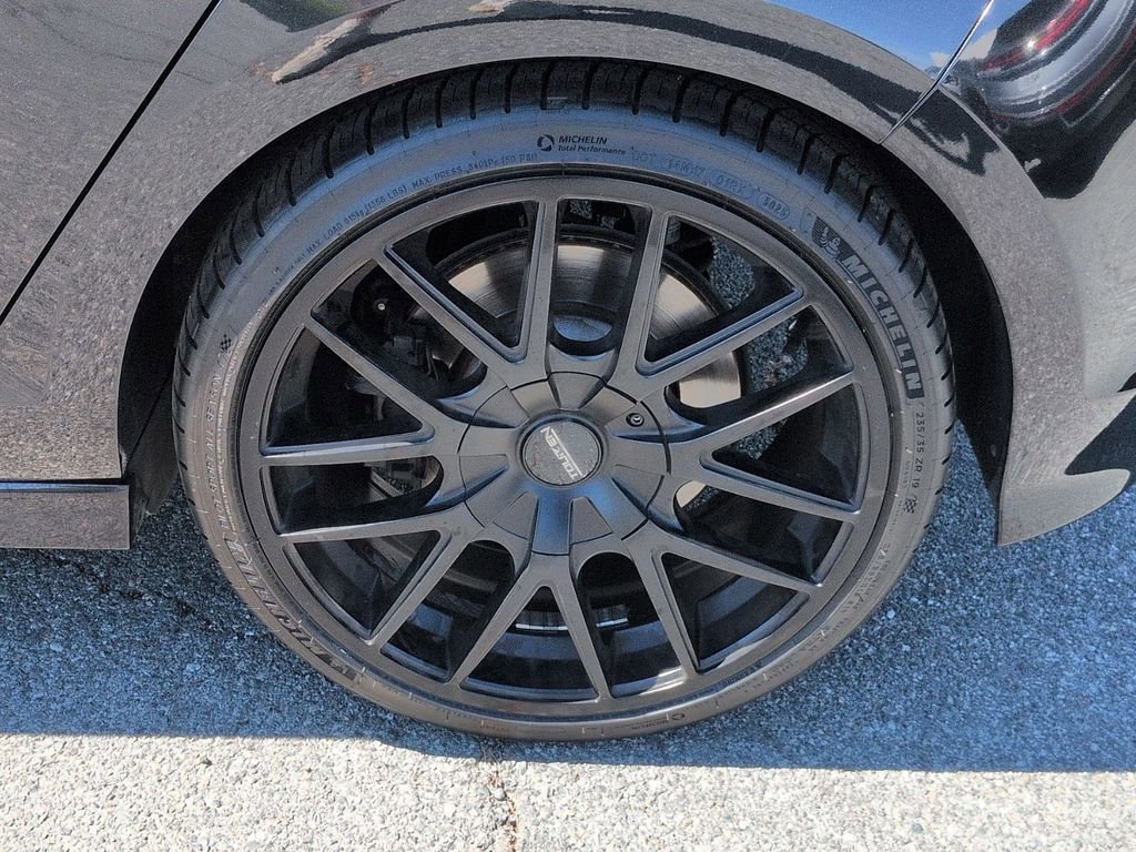 Used 2017 Volkswagen Golf R 4-Door image 21