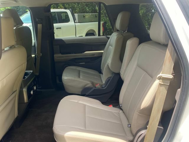Used 2020 Ford Expedition XLT w/ Equipment Group 202A AWD/4WD image 9