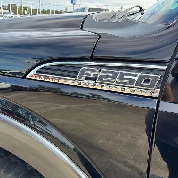 Used 2016 Ford F250 Lariat w/ Lariat Ultimate Package AWD/4WD image 21