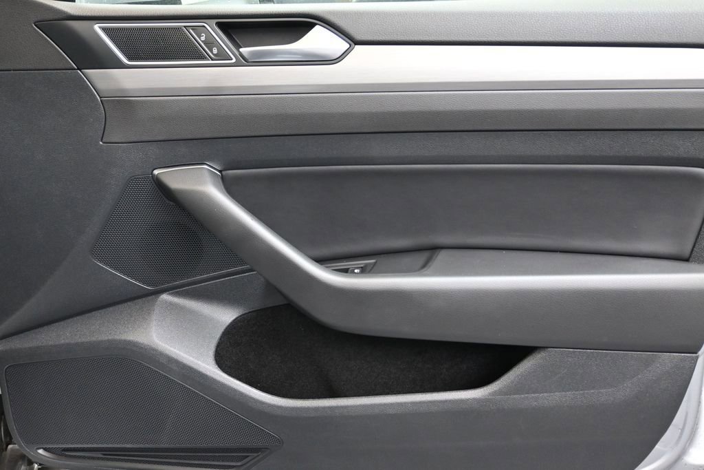 Used 2019 Volkswagen Arteon SE FWD image 11