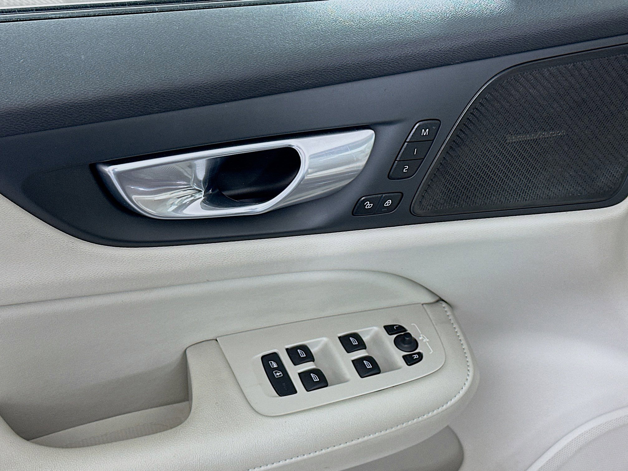 Used 2024 Volvo S60 B5 Plus image 15