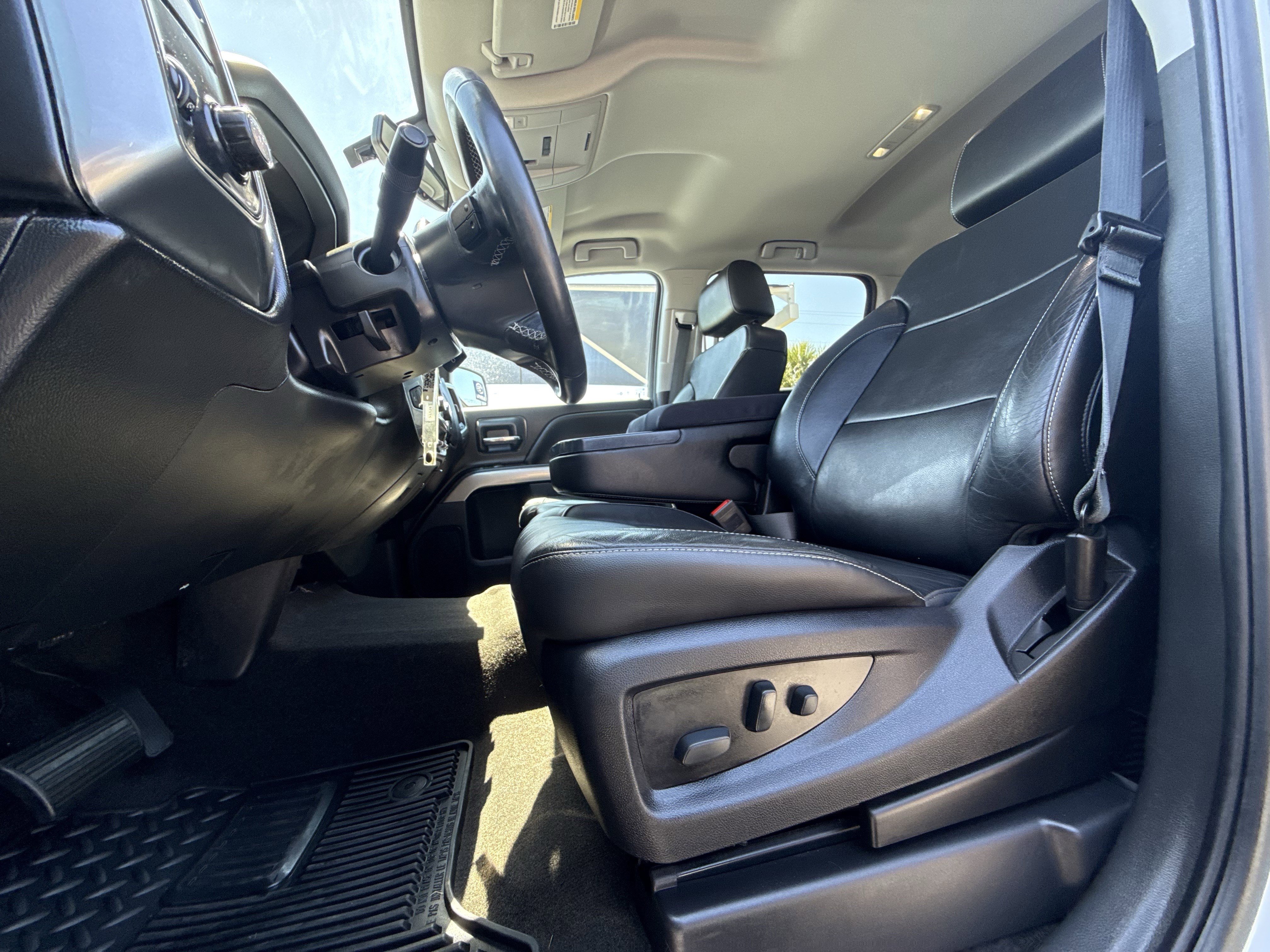 Used 2018 Chevrolet Silverado 1500 LT w/ Texas Edition image 17