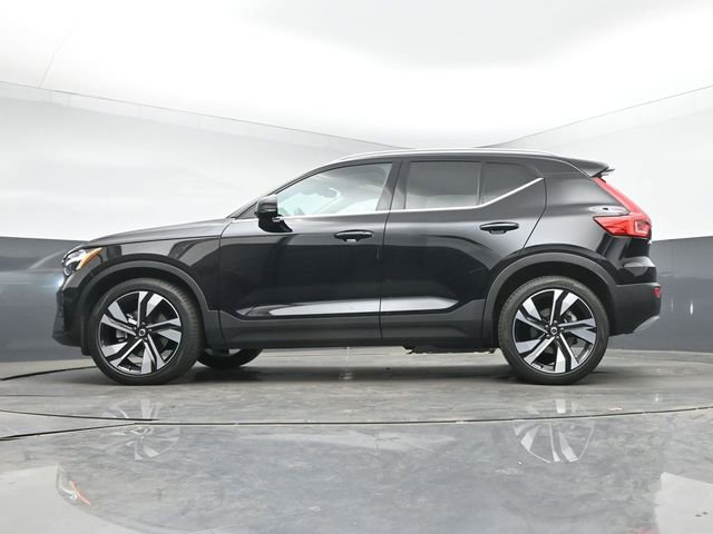 Used 2023 Volvo XC40 B4 Ultimate w/ Protection Package Premier FWD image 14