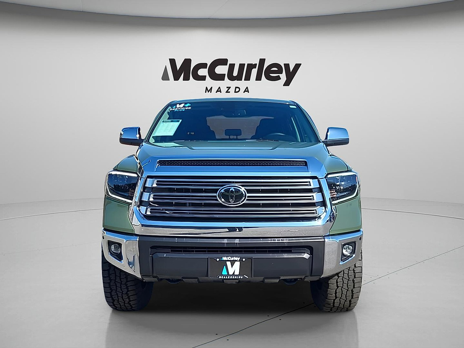 Used 2021 Toyota Tundra Limited w/ Limited Premium Package AWD/4WD image 2