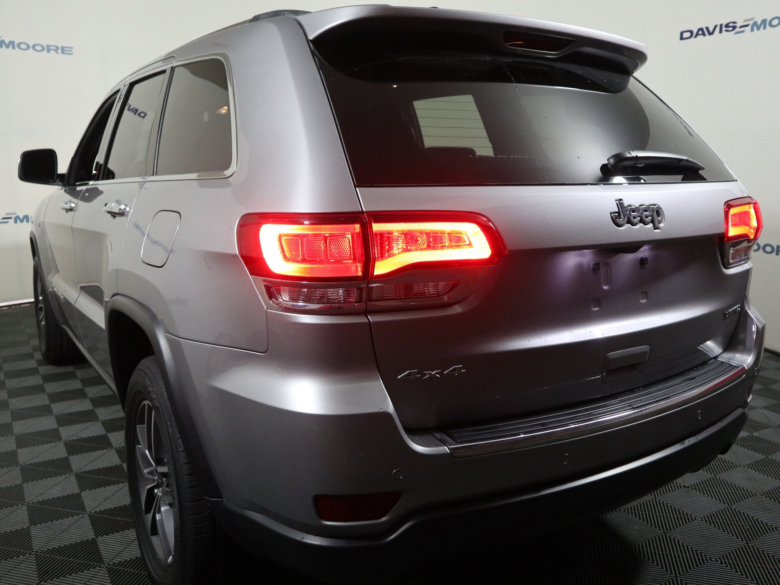 Used 2021 Jeep Grand Cherokee Limited w/ Luxury Group II image 9