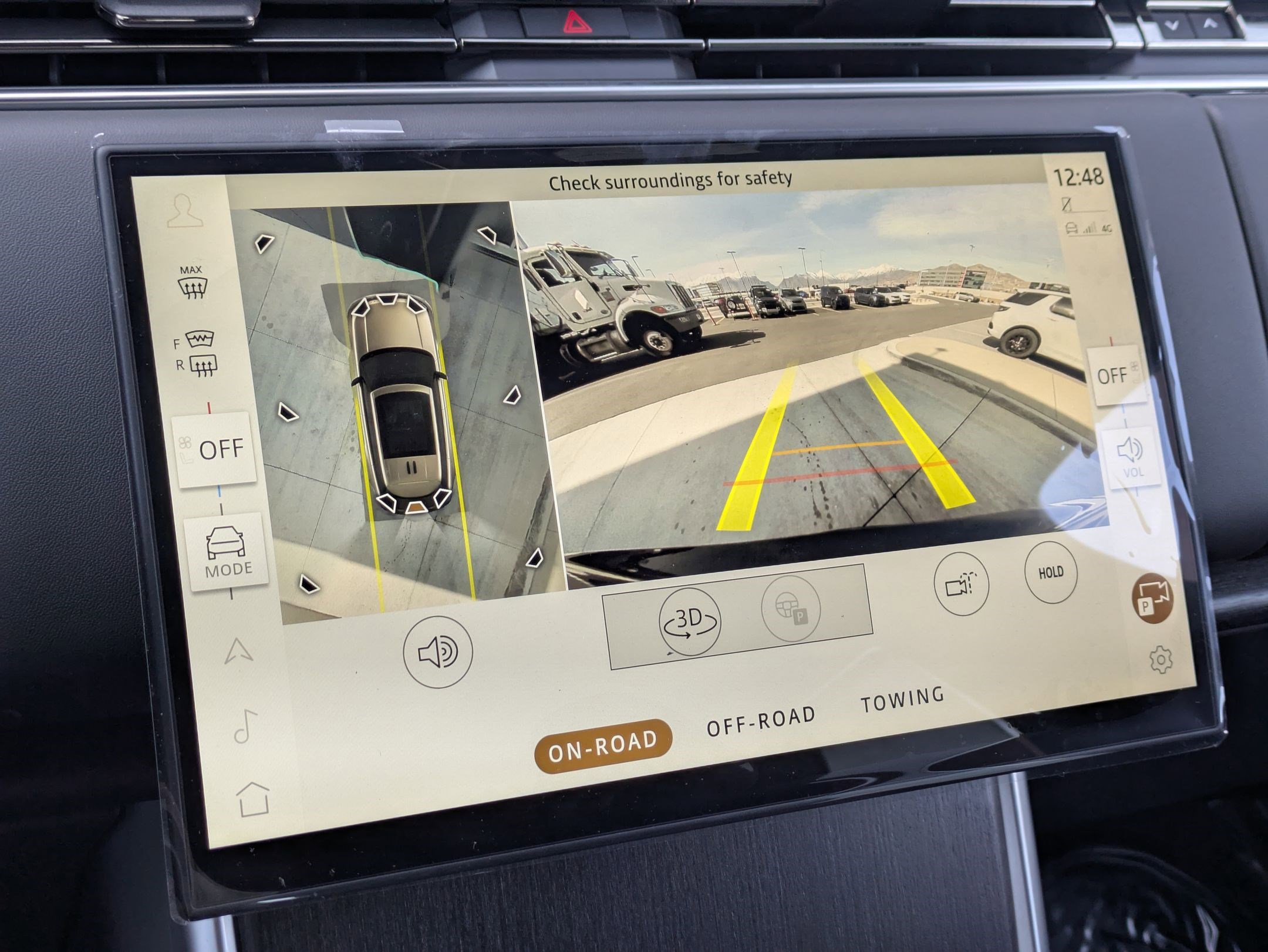 New 2026 Land Rover Range Rover SE image 14