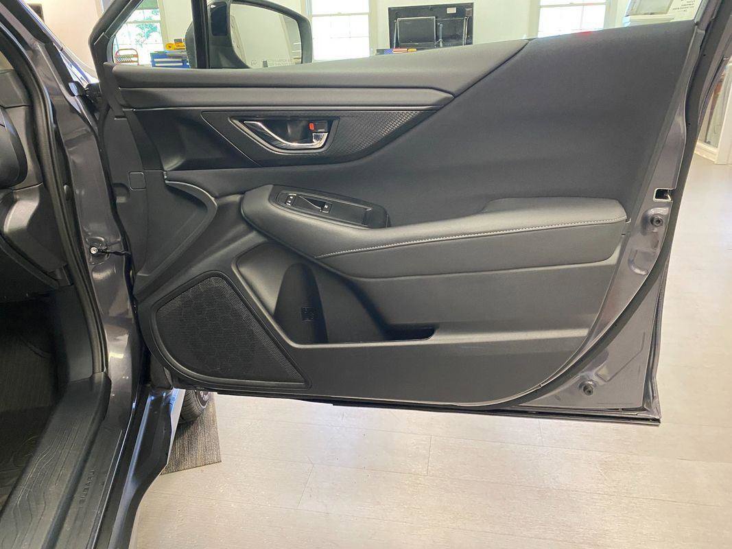 Used 2025 Subaru Outback Premium w/ Popular Package #1A image 16