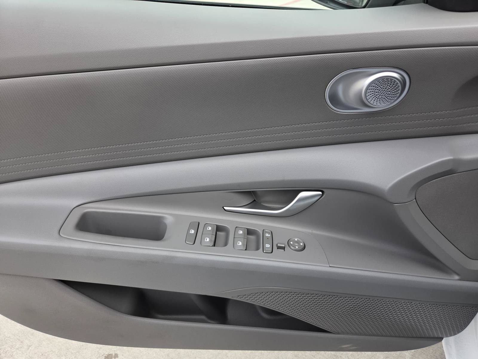 New 2026 Hyundai Elantra SE FWD image 12
