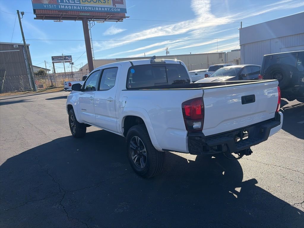 Used 2018 Toyota Tacoma TRD Sport image 5