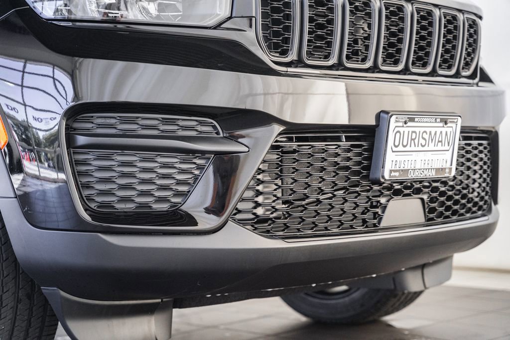 New 2025 Jeep Grand Cherokee 4WD image 13