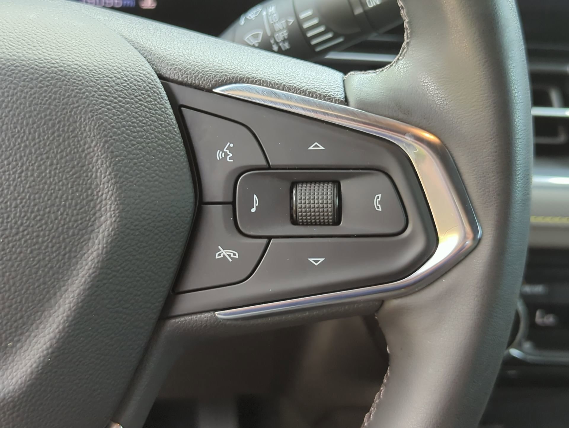 Used 2024 Chevrolet TrailBlazer ACTIV w/ Convenience Package AWD/4WD image 66