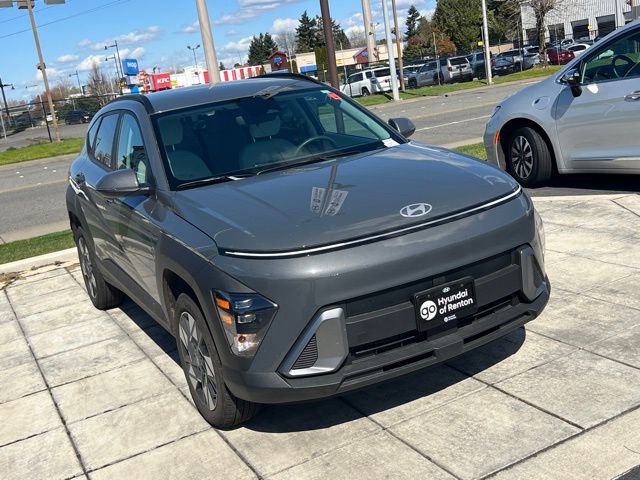 Certified 2025 Hyundai Kona SEL image 5