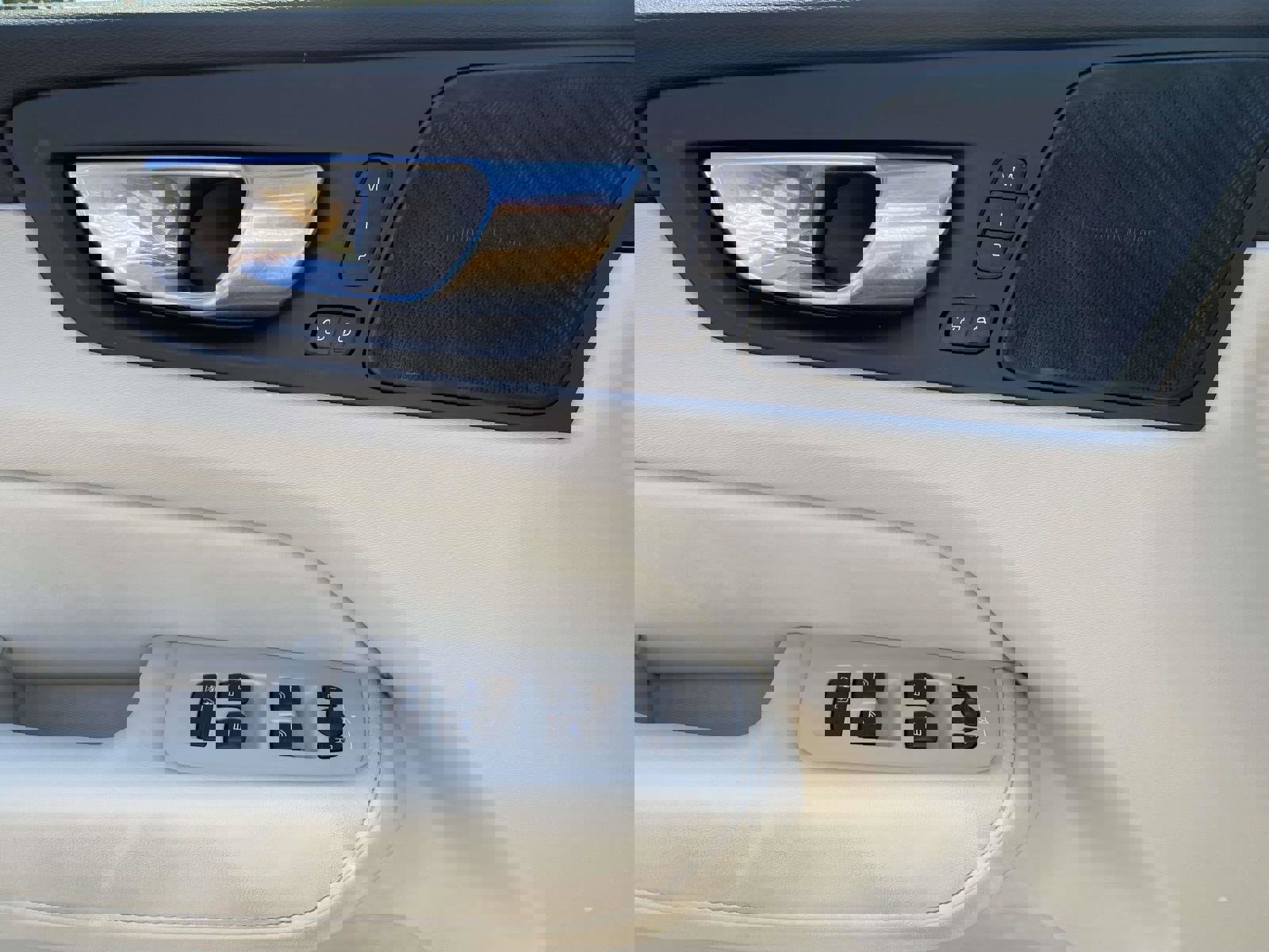 Used 2023 Volvo XC60 B6 Ultimate w/ Protection Package Premier AWD/4WD image 18