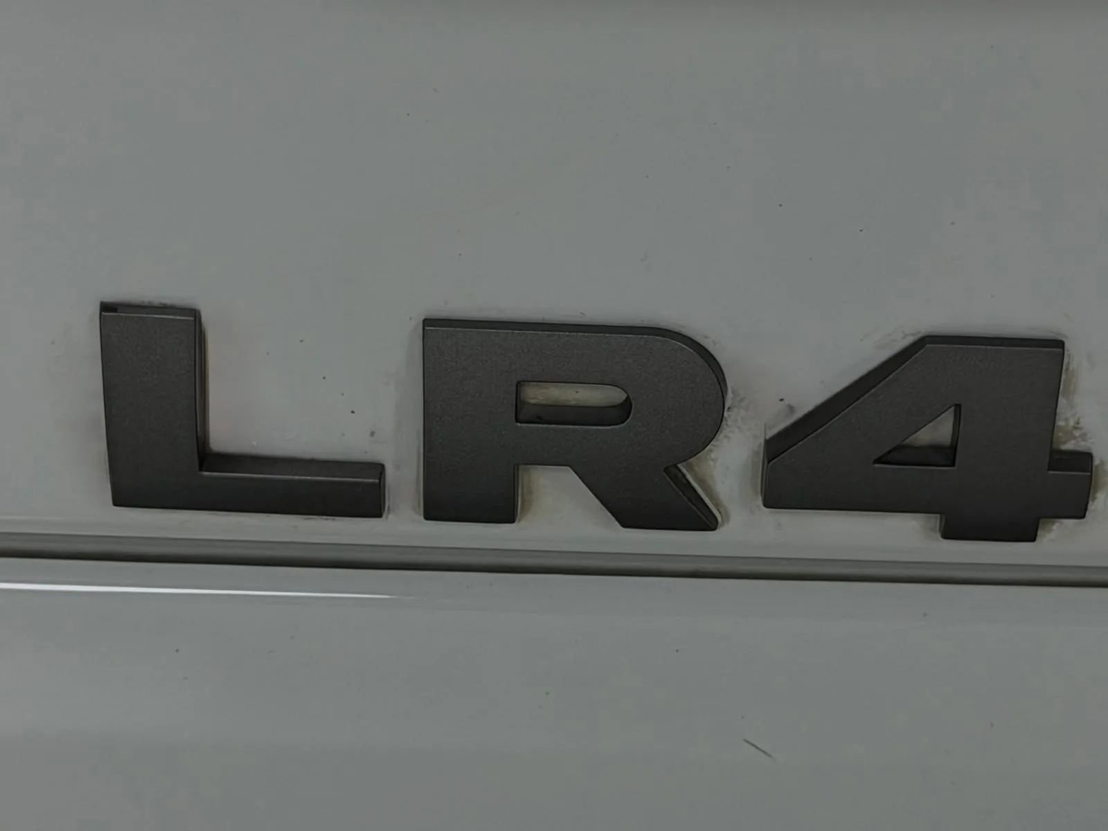 Used 2016 Land Rover LR4 HSE Silver Edition AWD/4WD image 8