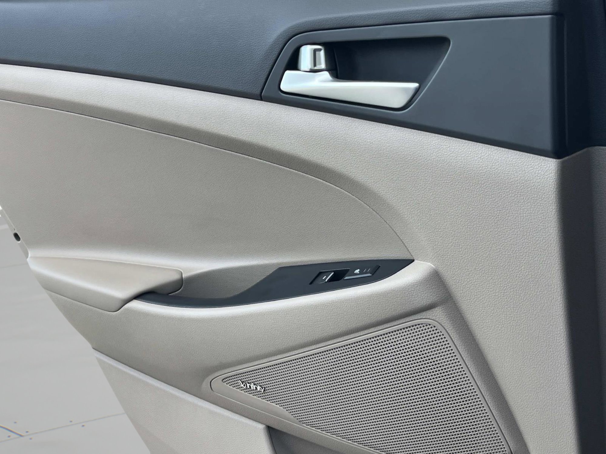 Used 2020 Hyundai Tucson Ultimate w/ Cargo Package image 21