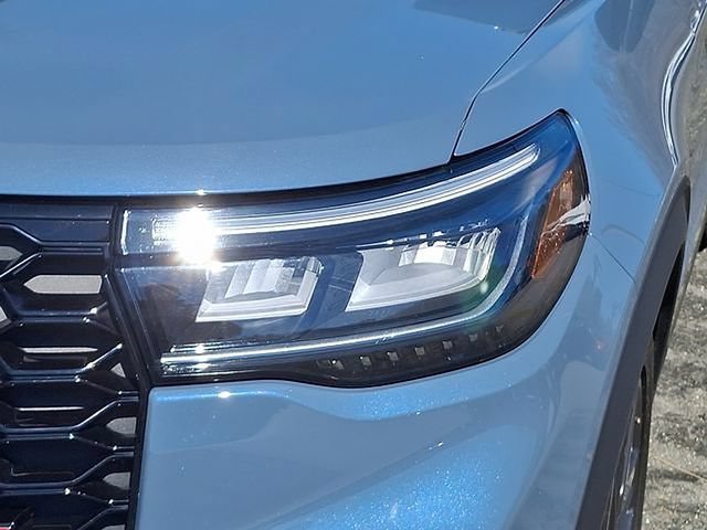 Used 2025 Ford Explorer ST AWD/4WD image 9