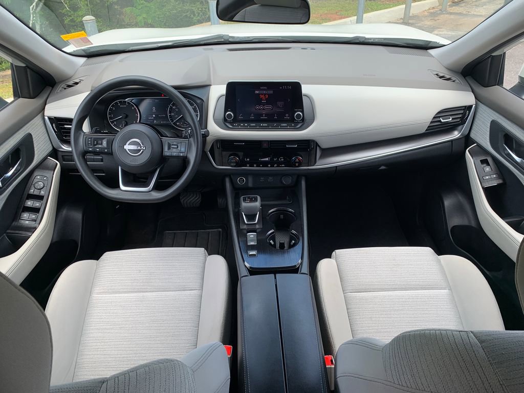 Used 2022 Nissan Rogue SV FWD image 17
