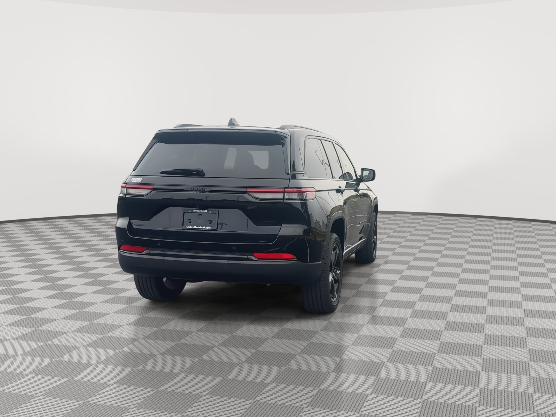 Used 2023 Jeep Grand Cherokee Altitude AWD/4WD image 7