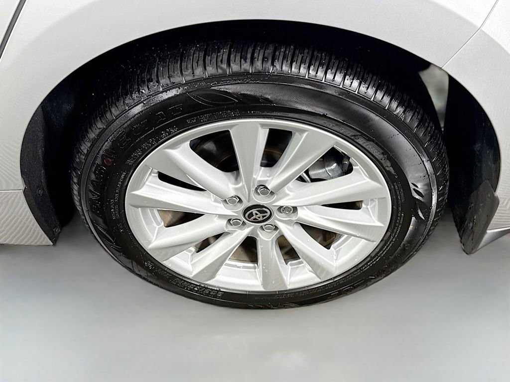 Certified 2025 Toyota Corolla SE image 31