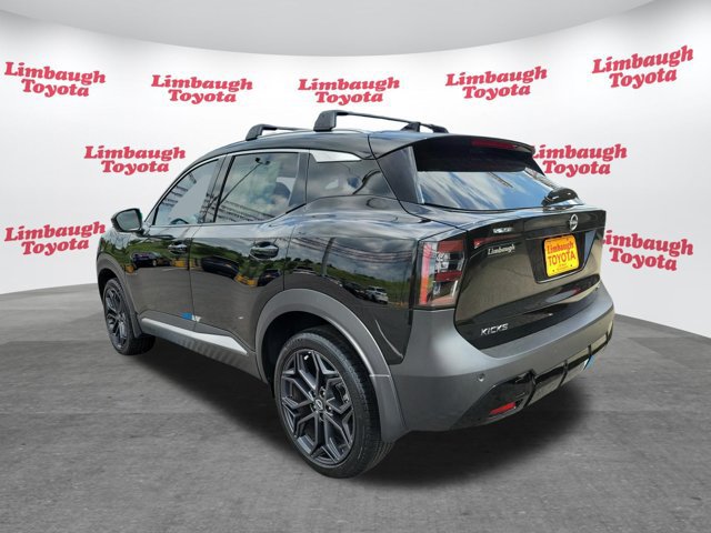 Used 2025 Nissan Kicks SR FWD image 27