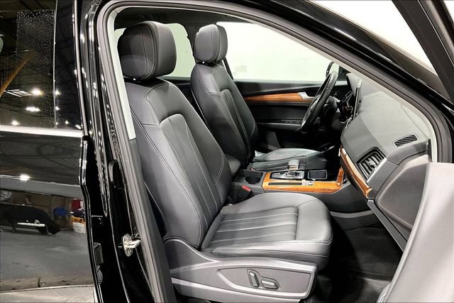 Used 2023 Audi Q5 2.0T Premium w/ Convenience Package image 7