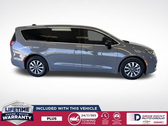 Used 2024 Chrysler Pacifica Limited FWD image 2
