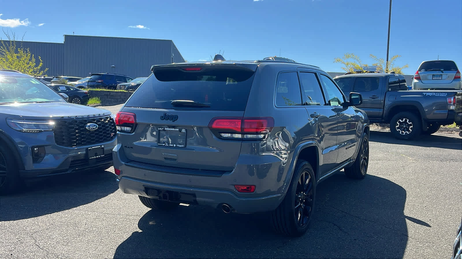 Used 2021 Jeep Grand Cherokee Laredo X AWD/4WD image 4