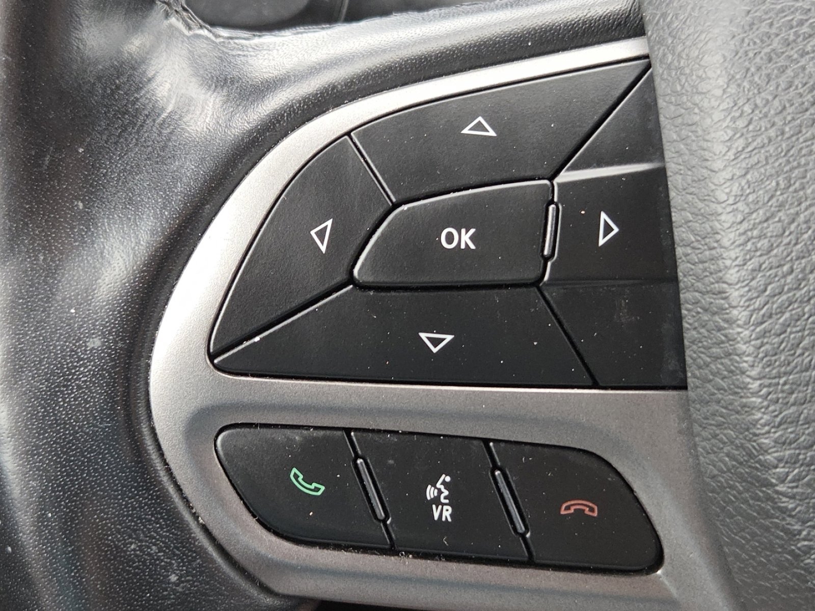 Used 2021 Jeep Cherokee Latitude Lux image 10