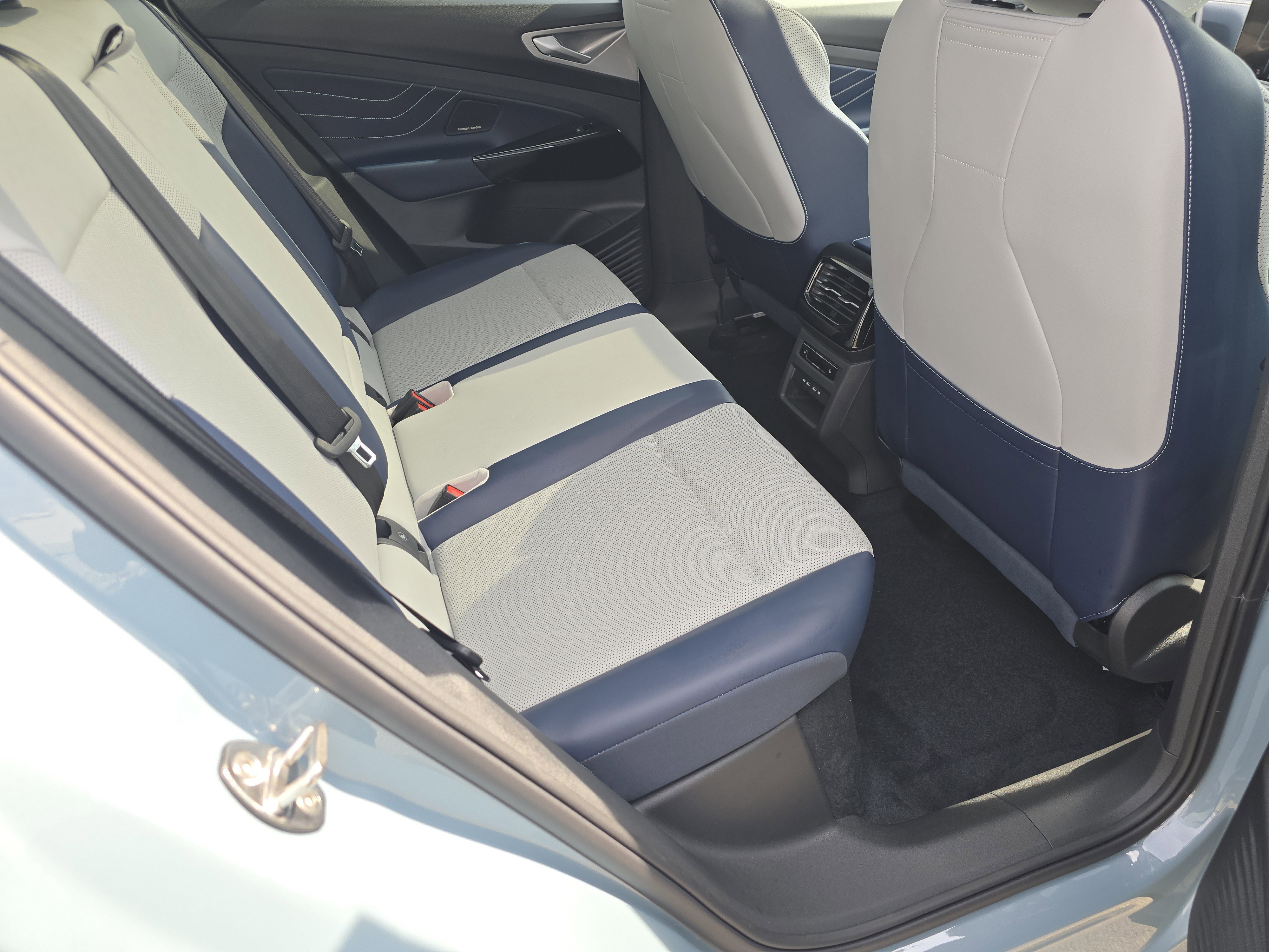New 2026 Volkswagen ID.4 Pro S Plus AWD/4WD image 18