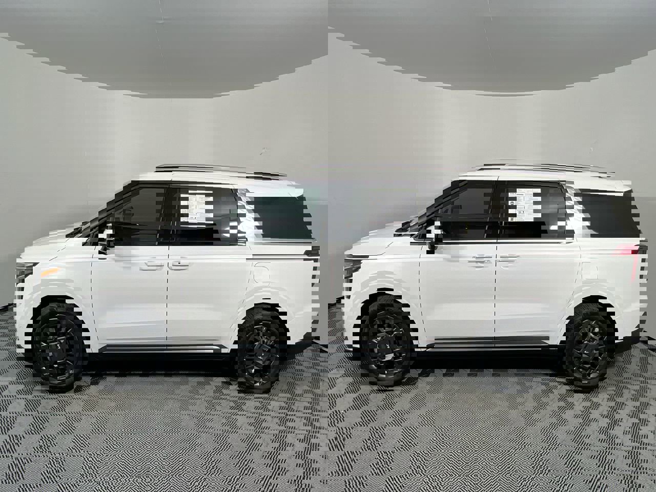 Certified 2026 Kia Carnival SX image 6