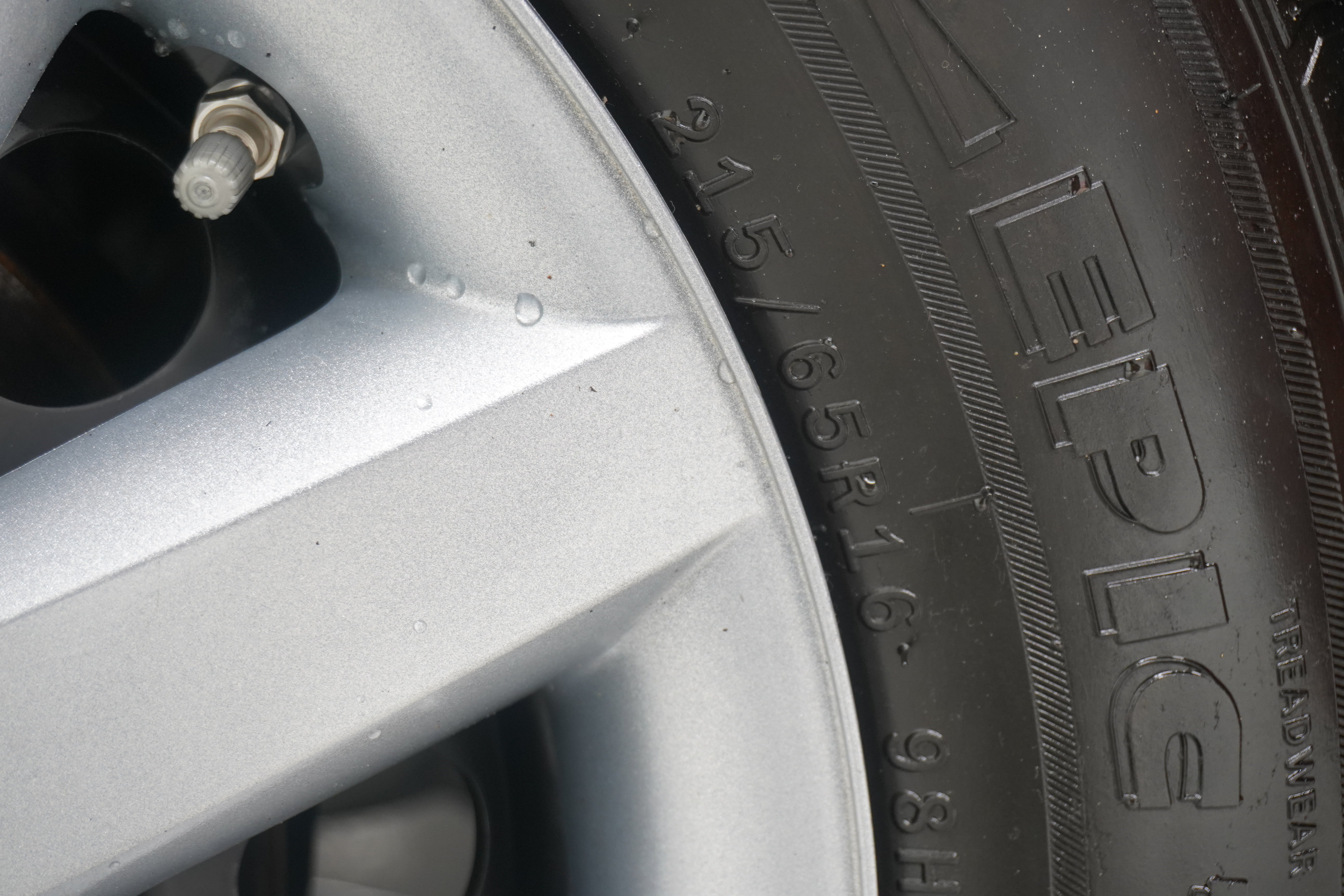 Used 2010 Chrysler Sebring Touring FWD image 22