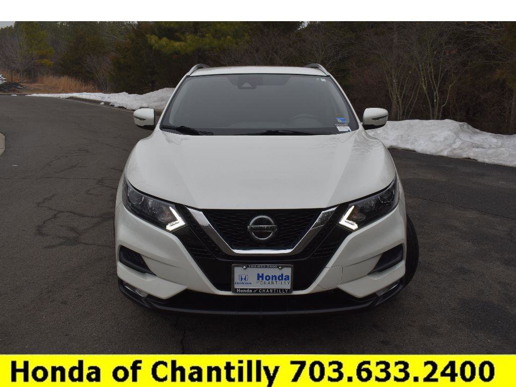 Used 2021 Nissan Rogue Sport SV image 2
