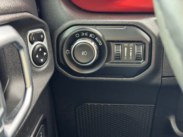 Certified 2018 Jeep Wrangler Rubicon image 31