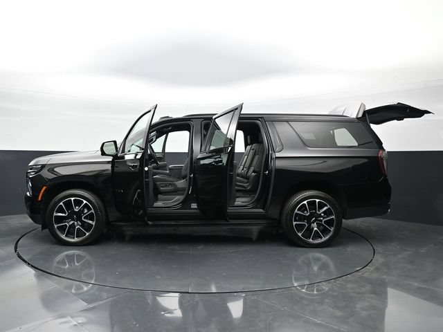 Used 2025 Chevrolet Suburban RST w/ Comfort Package AWD/4WD image 48