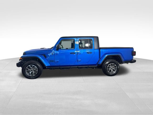 Used 2024 Jeep Gladiator Sport AWD/4WD image 2
