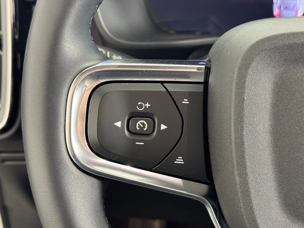 Certified 2023 Volvo C40 Recharge Core AWD/4WD image 27