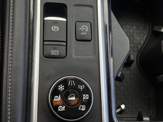 Used 2024 Nissan Pathfinder SV AWD/4WD image 20