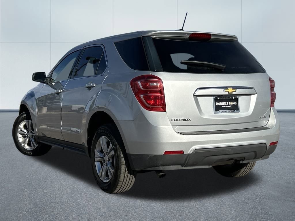 Used 2017 Chevrolet Equinox LS image 38