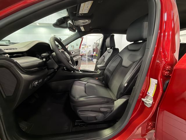 Used 2026 Jeep Compass Latitude AWD/4WD image 10