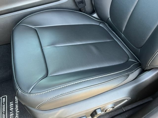 New 2026 Jeep Grand Cherokee L Limited w/ Luxury Tech Group II AWD/4WD image 11