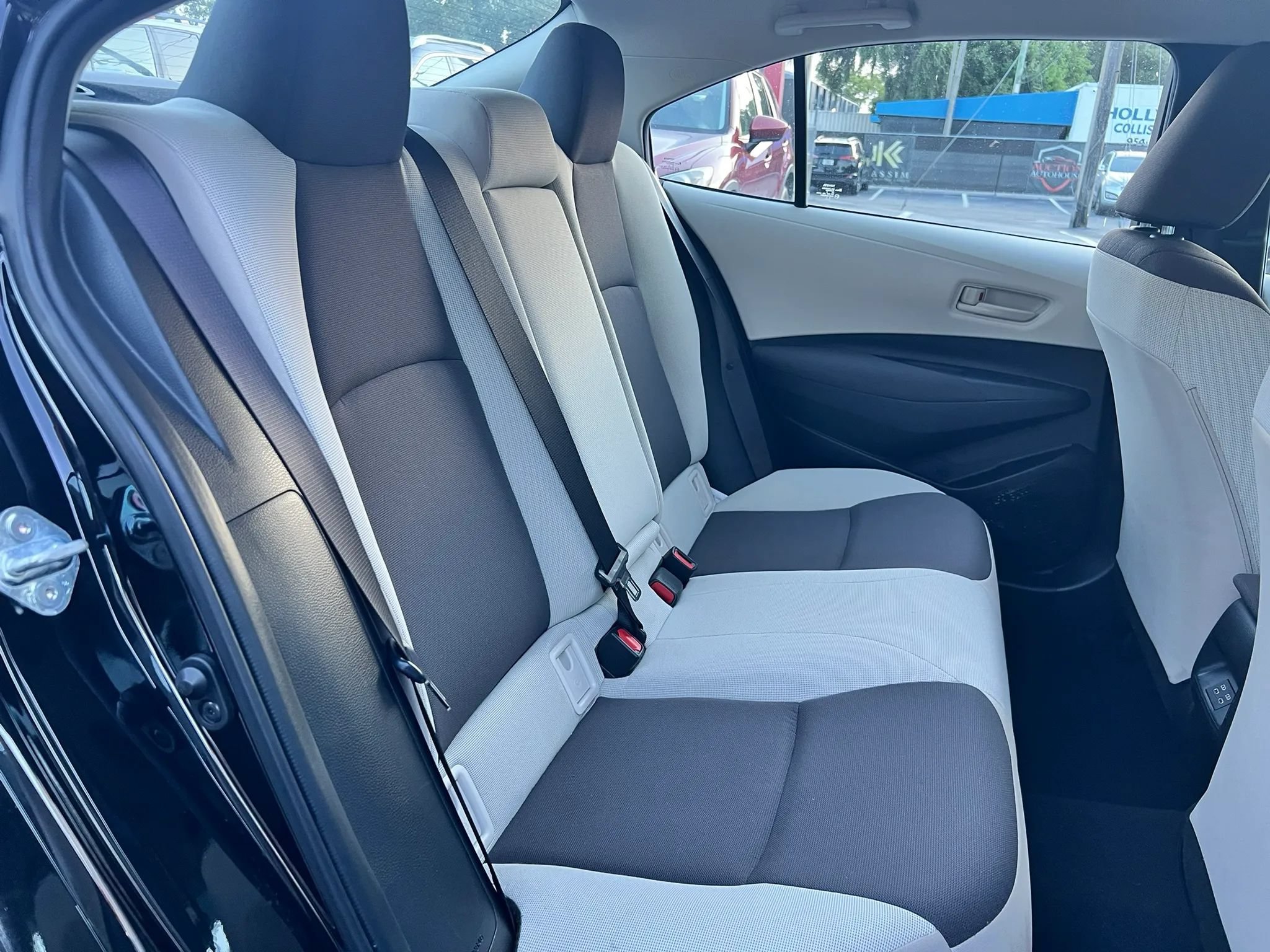 Used 2023 Toyota Corolla LE FWD image 17